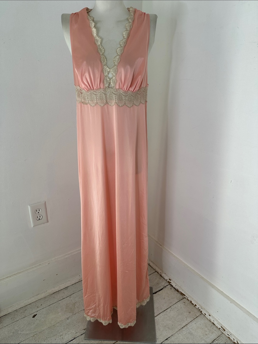 Vintage Peach Satin Lace-Trim Maxi Chemise